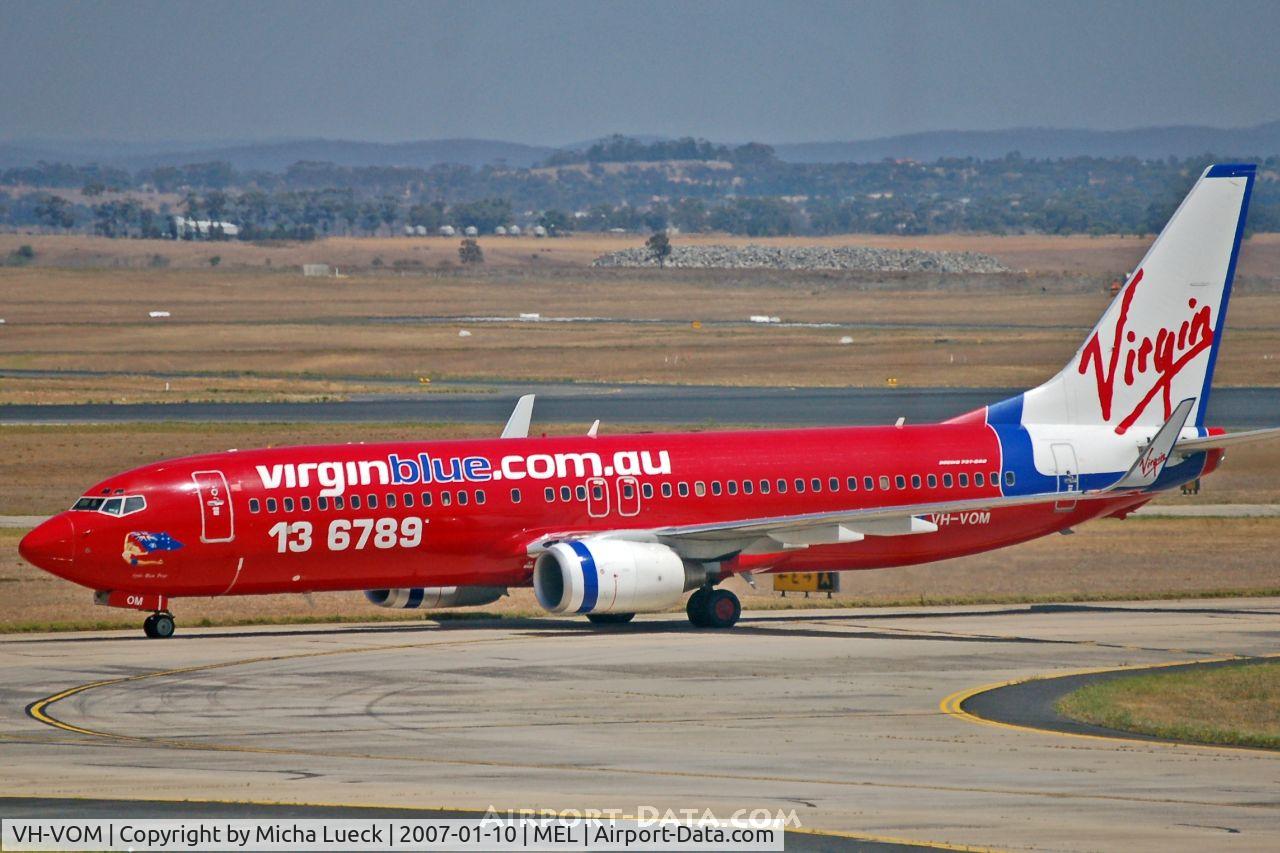 VH-VOM, 2003 Boeing 737-8FE C/N 33794, Arriving in Melbourne
