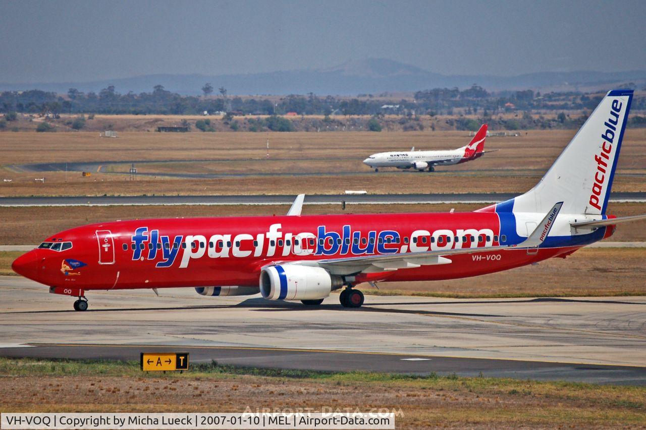 VH-VOQ, 2003 Boeing 737-8FE C/N 33798, Taxiing to the gate