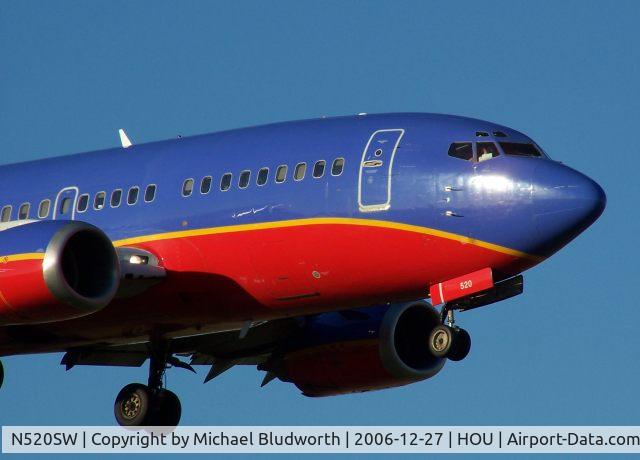 N520SW, 1991 Boeing 737-5H4 C/N 25319, On approach to 12R