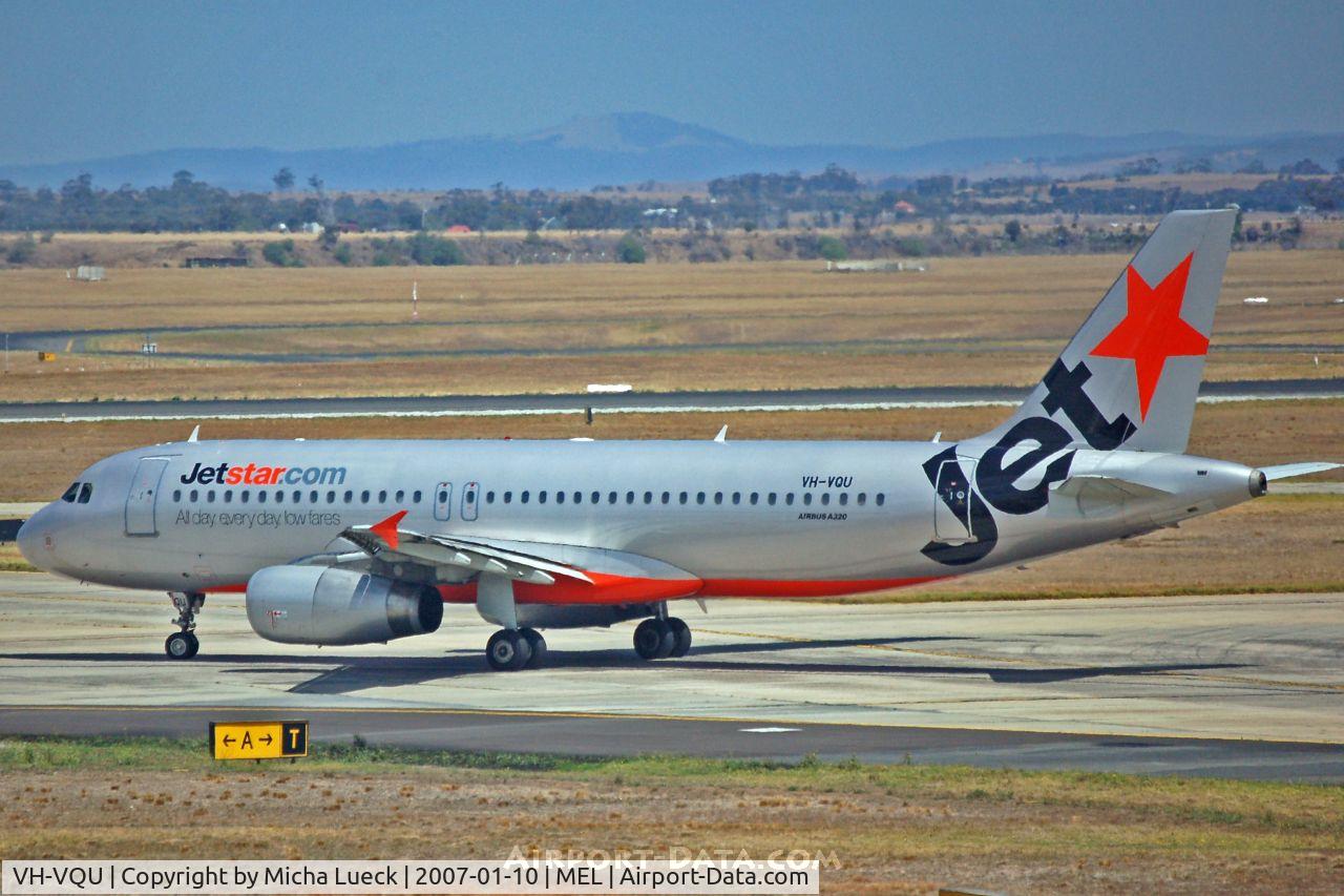VH-VQU, 2005 Airbus A320-232 C/N 2455, Taxiing to the runway