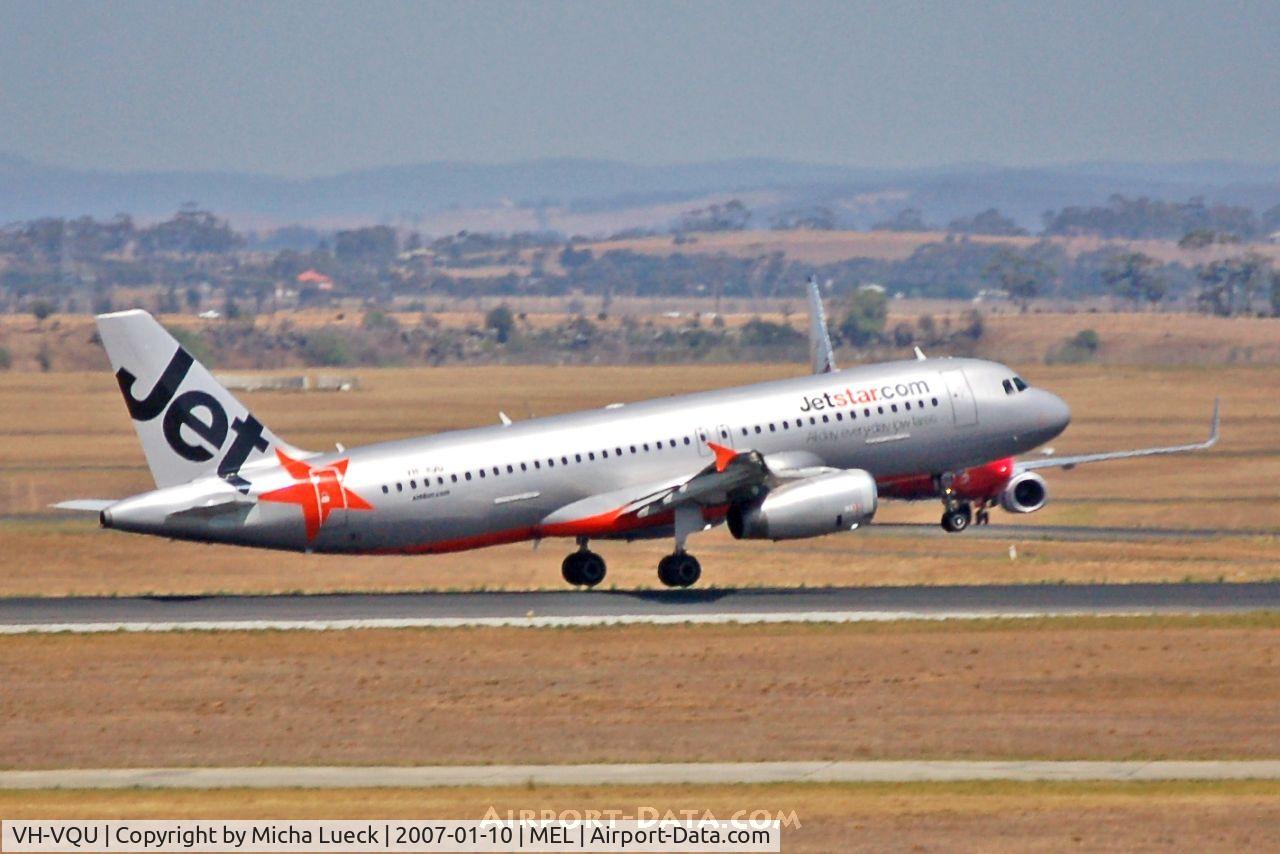 VH-VQU, 2005 Airbus A320-232 C/N 2455, Taking off