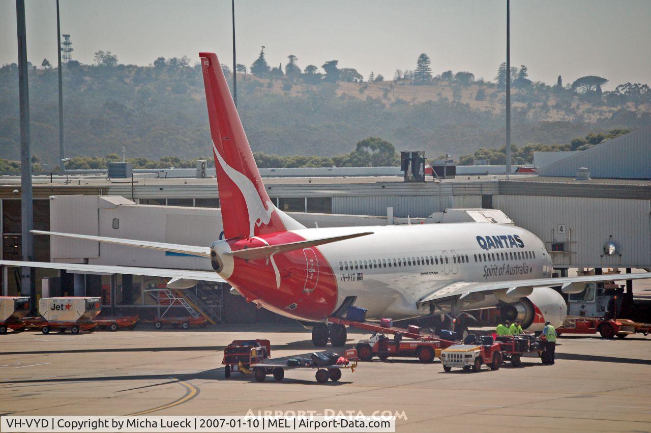 VH-VYD, 2005 Boeing 737-838 C/N 33992, At the gate