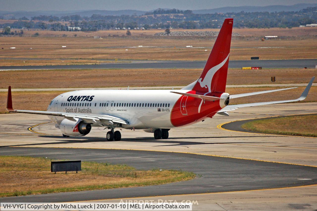 VH-VYG, 2005 Boeing 737-838 C/N 33995, Taxiing to the runway