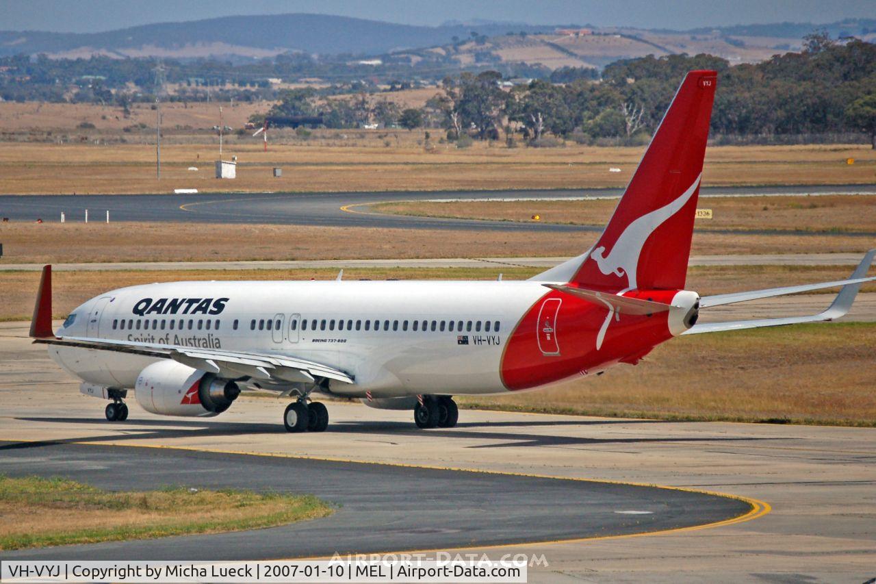VH-VYJ, 2005 Boeing 737-838 C/N 34182, Taxiing to the runway