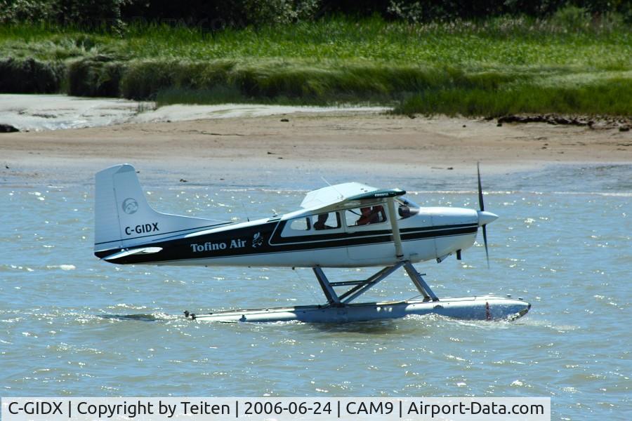 C-GIDX, 1976 Cessna 180J C/N 18052709, Before take-off for a flight to Tofino