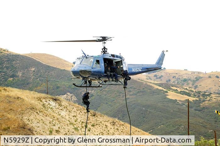 N5929Z, Bell UH-1H Iroquois C/N 8708, Bell UH-1H Huey Fast Rope Action