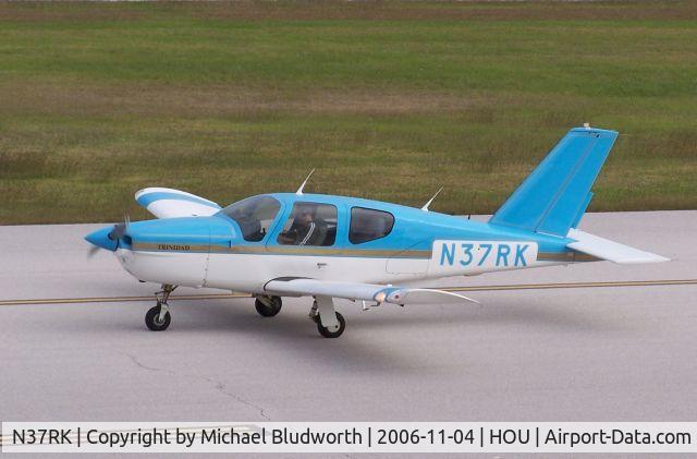 N37RK, 1985 Socata TB-20 Trinidad C/N 482, Taxis by the Air Terminal Museum