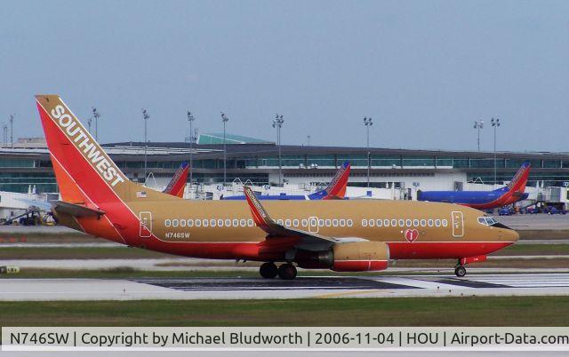 N746SW, 1999 Boeing 737-7H4 C/N 29798, Rolling for take off on 12R
