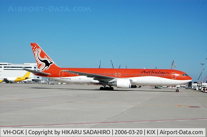 VH-OGK, 1991 Boeing 767-338 C/N 25316, Great c/s!!