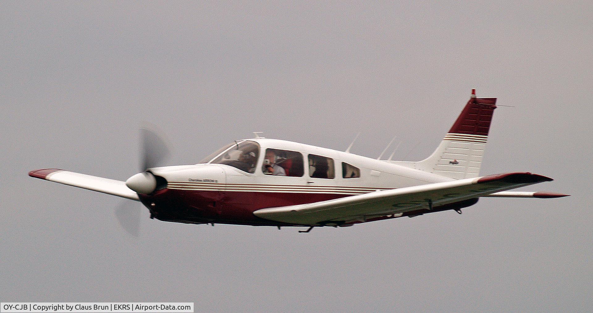 OY-CJB, 1978 Piper PA-28R-201 Cherokee Arrow III C/N 28r-7837285, oy-cjb i luften ved ringsted