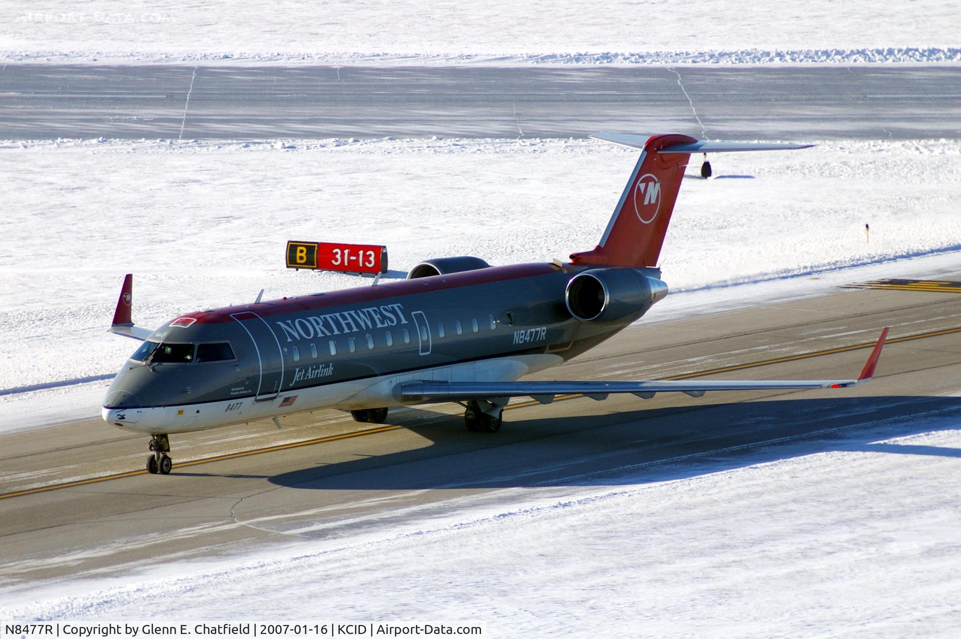 N8477R, 2001 Bombardier CRJ-200LR (CL-600-2B19) C/N 7477, Northwest Airlink taxiing in