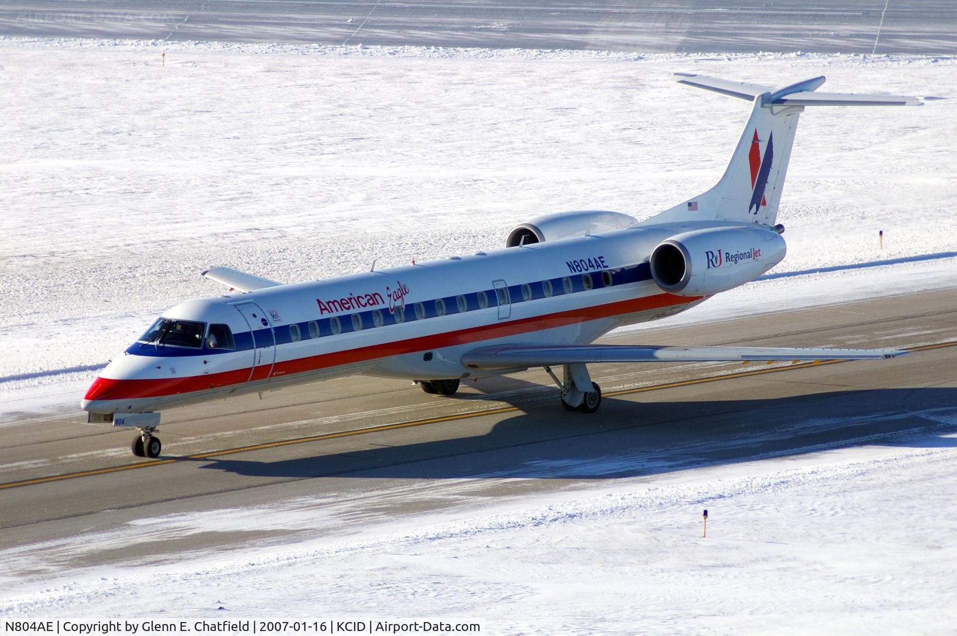 N804AE, 2001 Embraer ERJ-140LR (EMB-135KL) C/N 145487, American Eagle taxiing in, seen from the tower