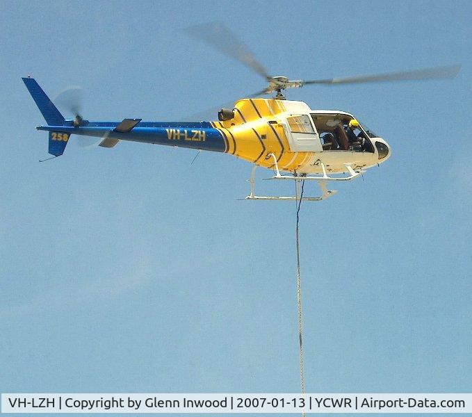 VH-LZH, 1988 Aerospatiale AS-350B Ecureuil C/N 2078, Fire Bomber 258