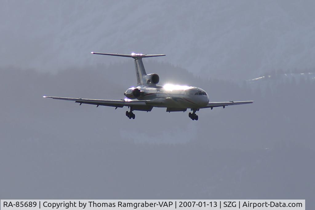 RA-85689, 1990 Tupolev Tu-154M C/N 90A860, Vladivostok Air Tupolev 154