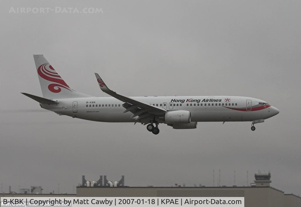 B-KBK, 2007 Boeing 737-84P C/N 35072, Touch and go at Paine Field