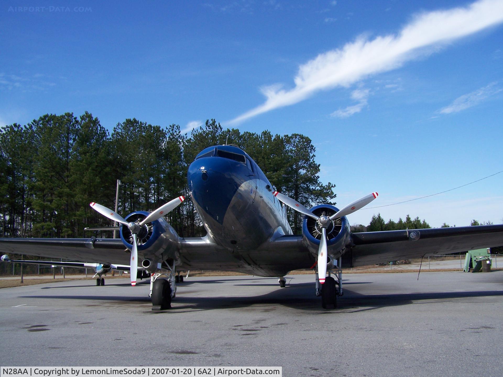 N28AA, 1940 Douglas DC-3A C/N 2239, This was taken during a quick stop to the Griffin Spalding Airport.
