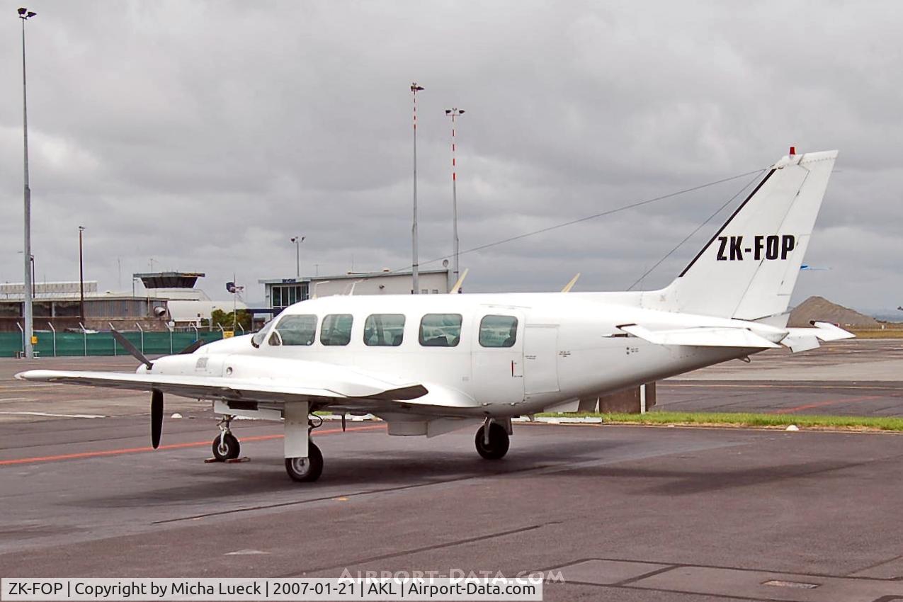 ZK-FOP, Piper PA-31-350 Chieftain C/N 31-7405227, At Auckland
