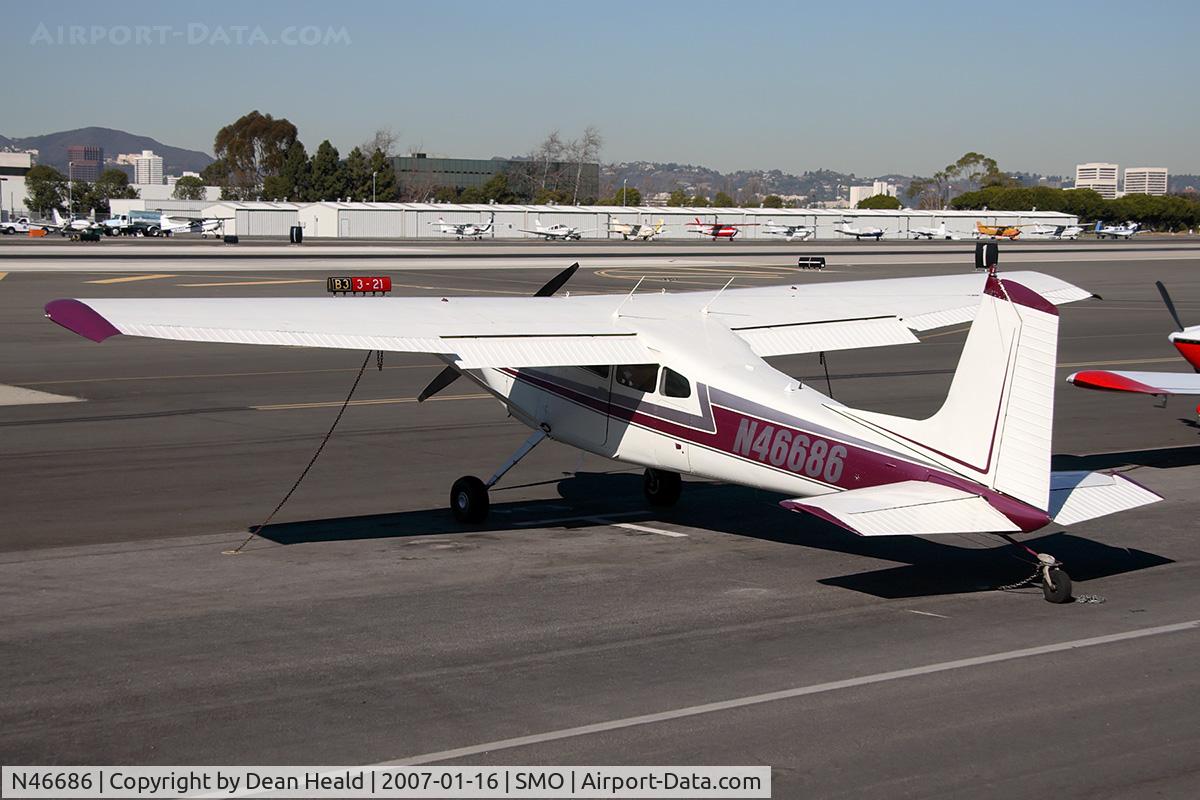 N46686, 1974 Cessna 180J Skywagon C/N 18052434, 1974 Cessna 180J N46686 parked at Santa Monica.