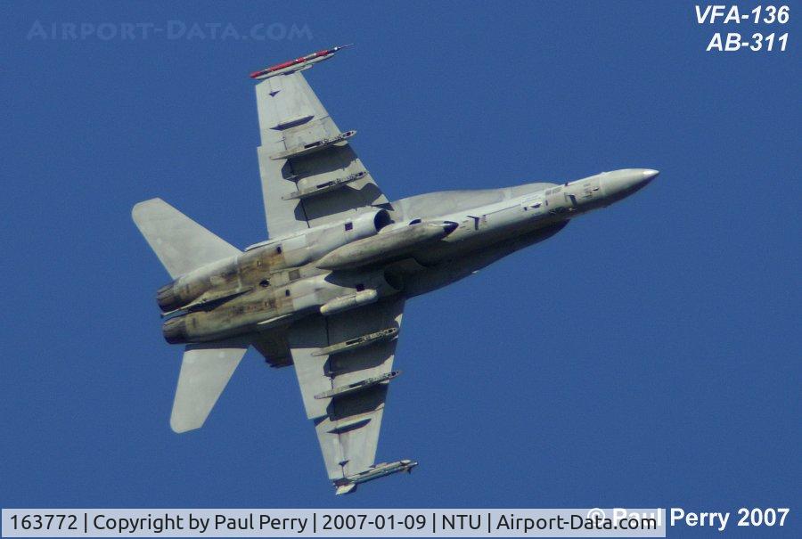163772, 1989 McDonnell Douglas F/A-18C Hornet C/N 0852, Hard break, showing off the Legacy Bug's belly