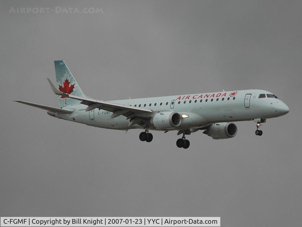 C-FGMF, 2005 Embraer 190AR (ERJ-190-100IGW) C/N 19000019, Flt 585 from JFK - went go around and landed on 28