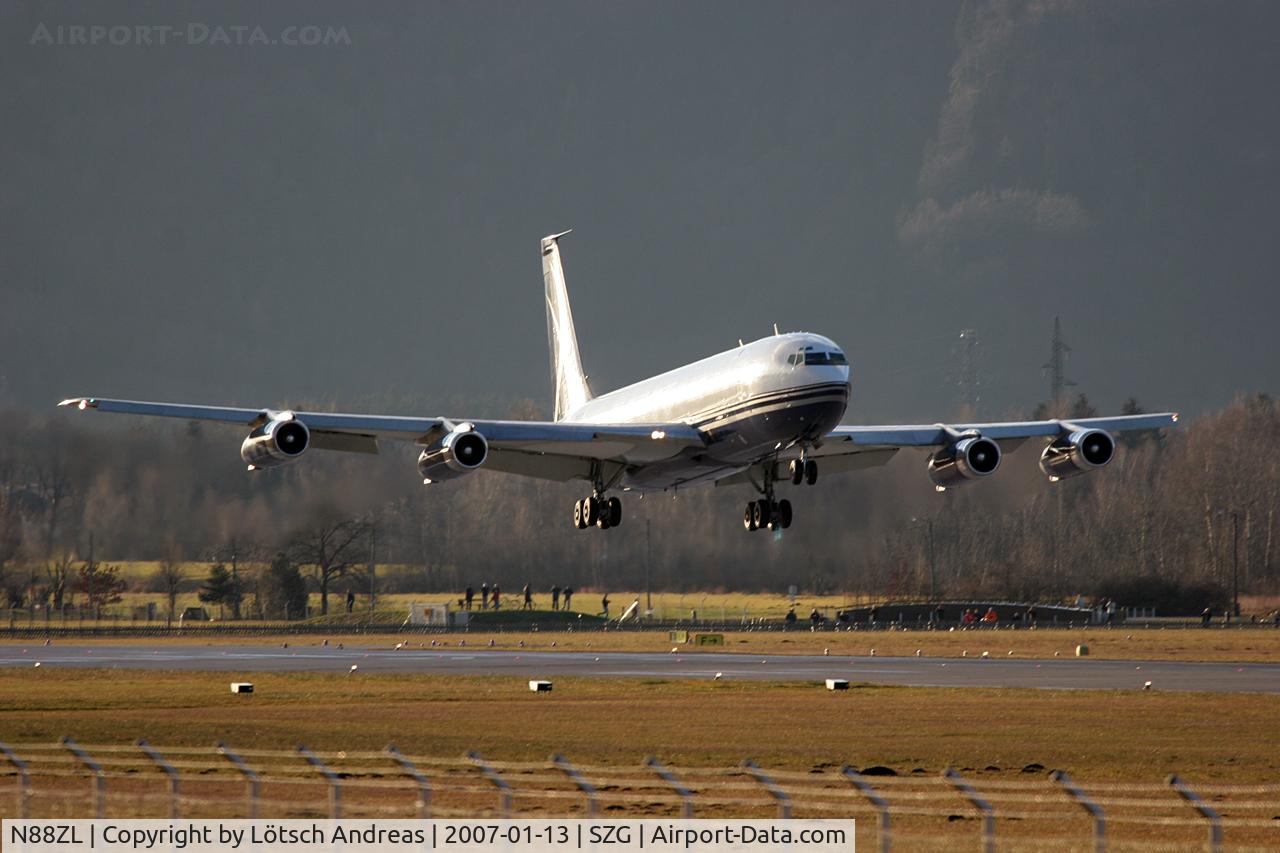 N88ZL, 1965 Boeing 707-330B C/N 18928, Boeing 707-330B - Landing at Salzburg, Austria