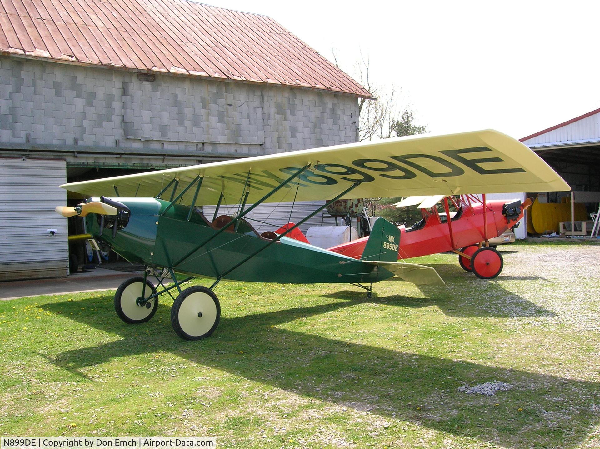 N899DE, 2004 Pietenpol Air Camper C/N 1001, Don Emch's NX899DE in foreground, Frank Pavliga's NX899FP in the background.