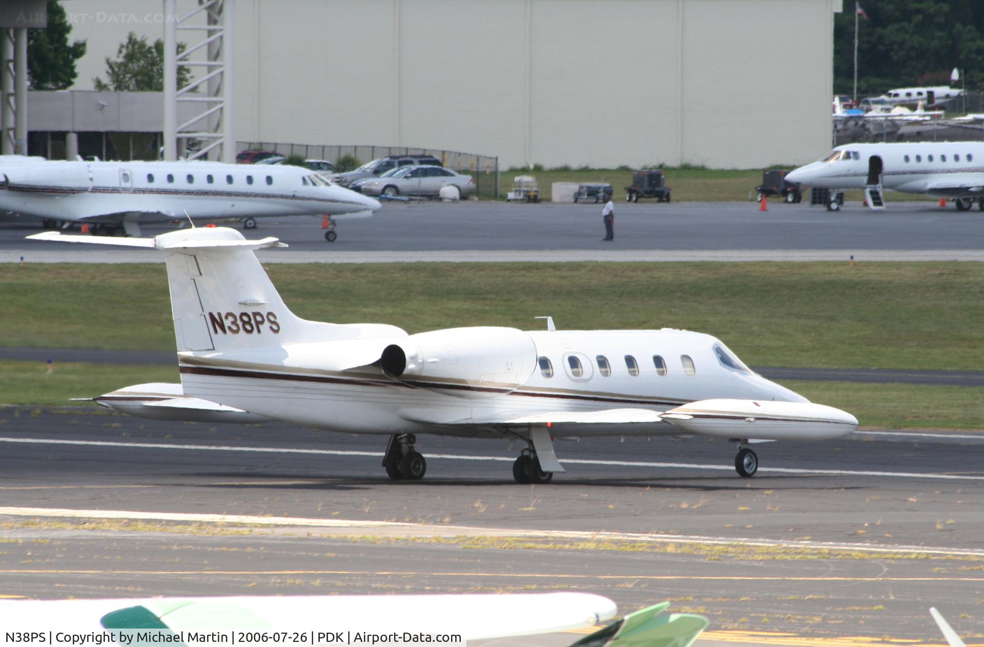 N38PS, 1979 Gates Learjet 35A C/N 206, Taxing to Runway 20L