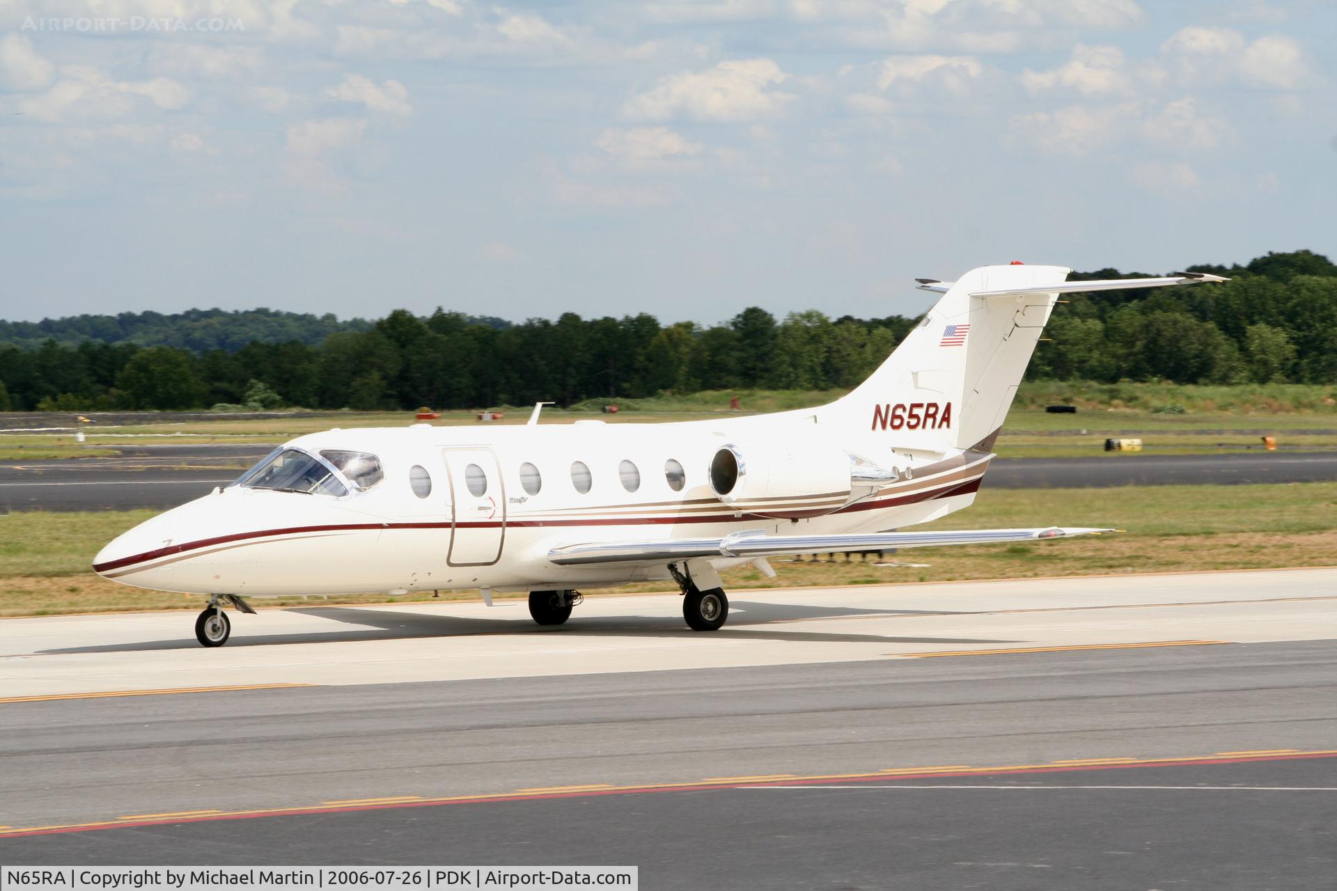 N65RA, Beech 400 Beechjet C/N RJ-9, Taxing to Epps Air Service