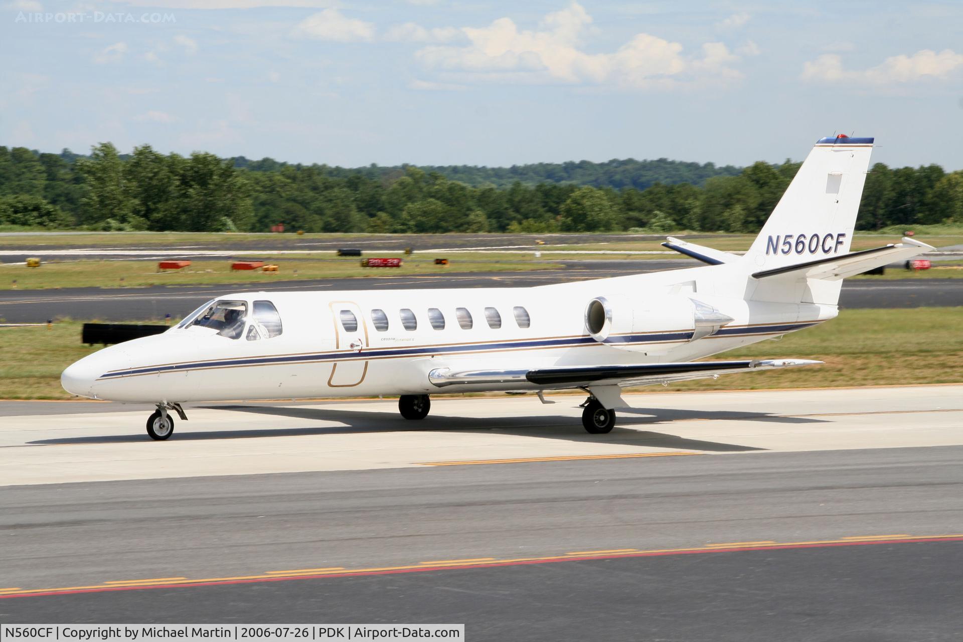 N560CF, 1990 Cessna 560 Citation V C/N 560-0040, Taxing to Signature Flight Services