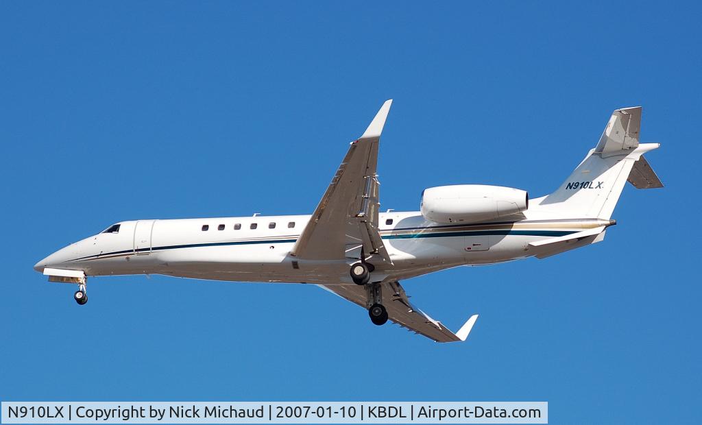 N910LX, 2006 Embraer EMB-135BJ Legacy C/N 14500952, A surprise to see this legacy today, but a nice one!