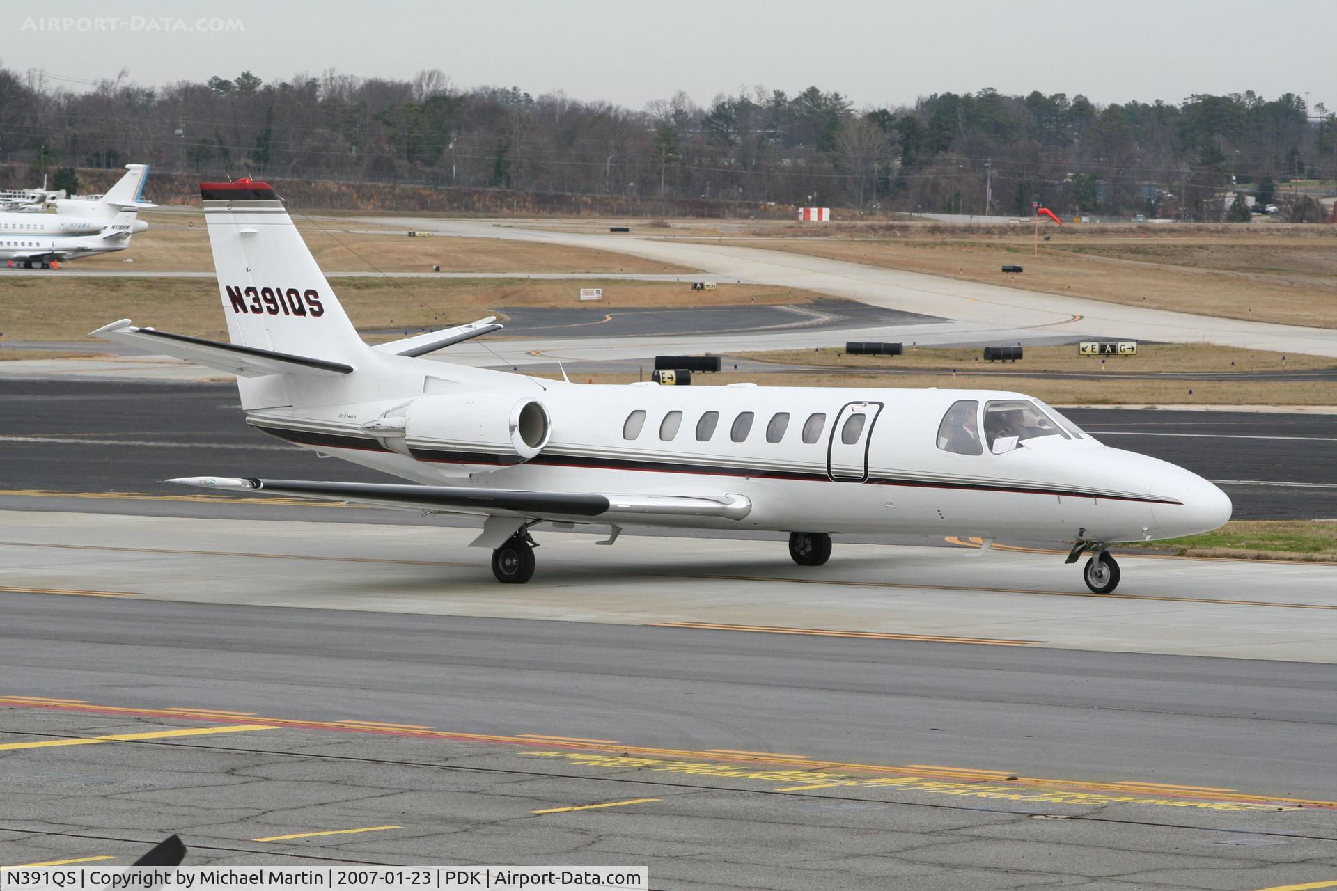 N391QS, 1998 Cessna 560 Citation Ultra C/N 560-0493, Taxing to Runway 2R