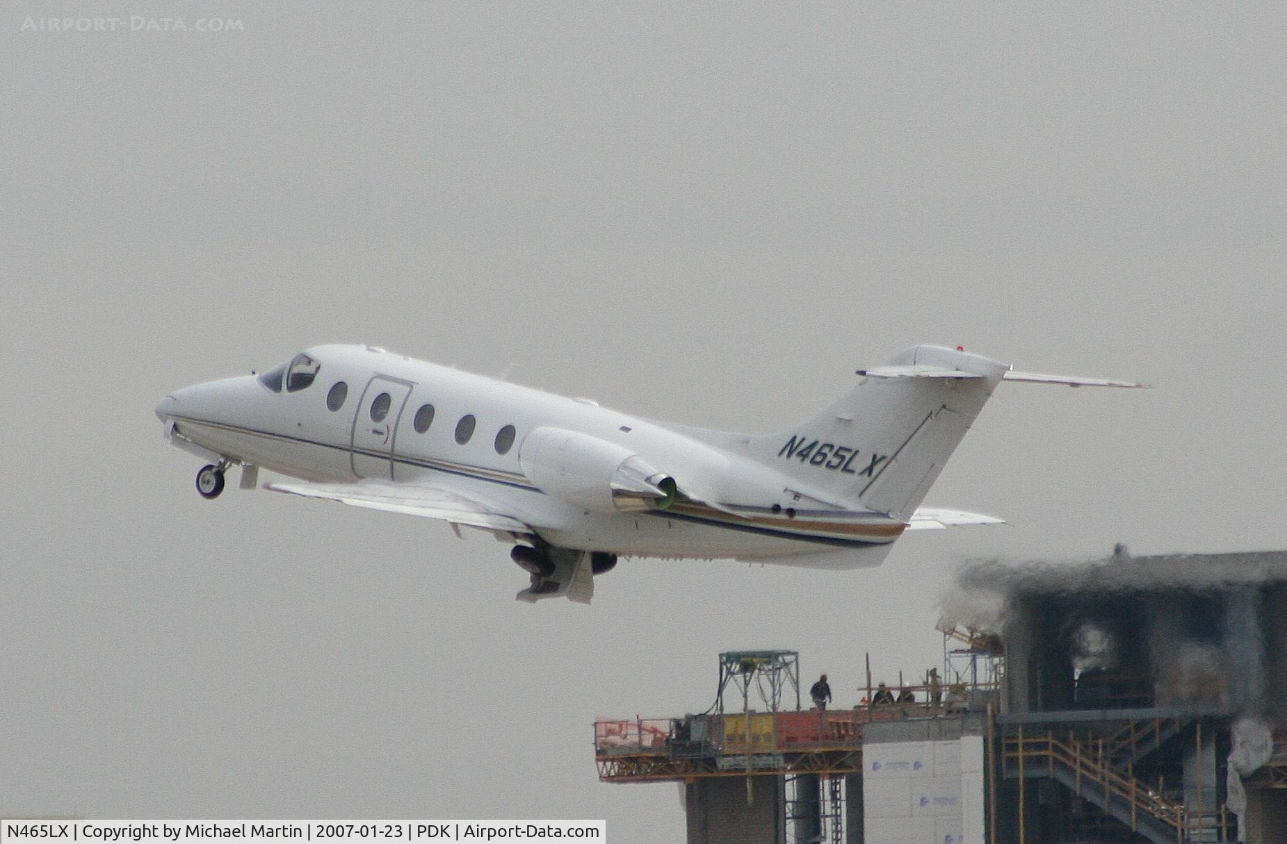 N465LX, Raytheon Aircraft Company 400A C/N RK-454, Taking off from Runway 2R