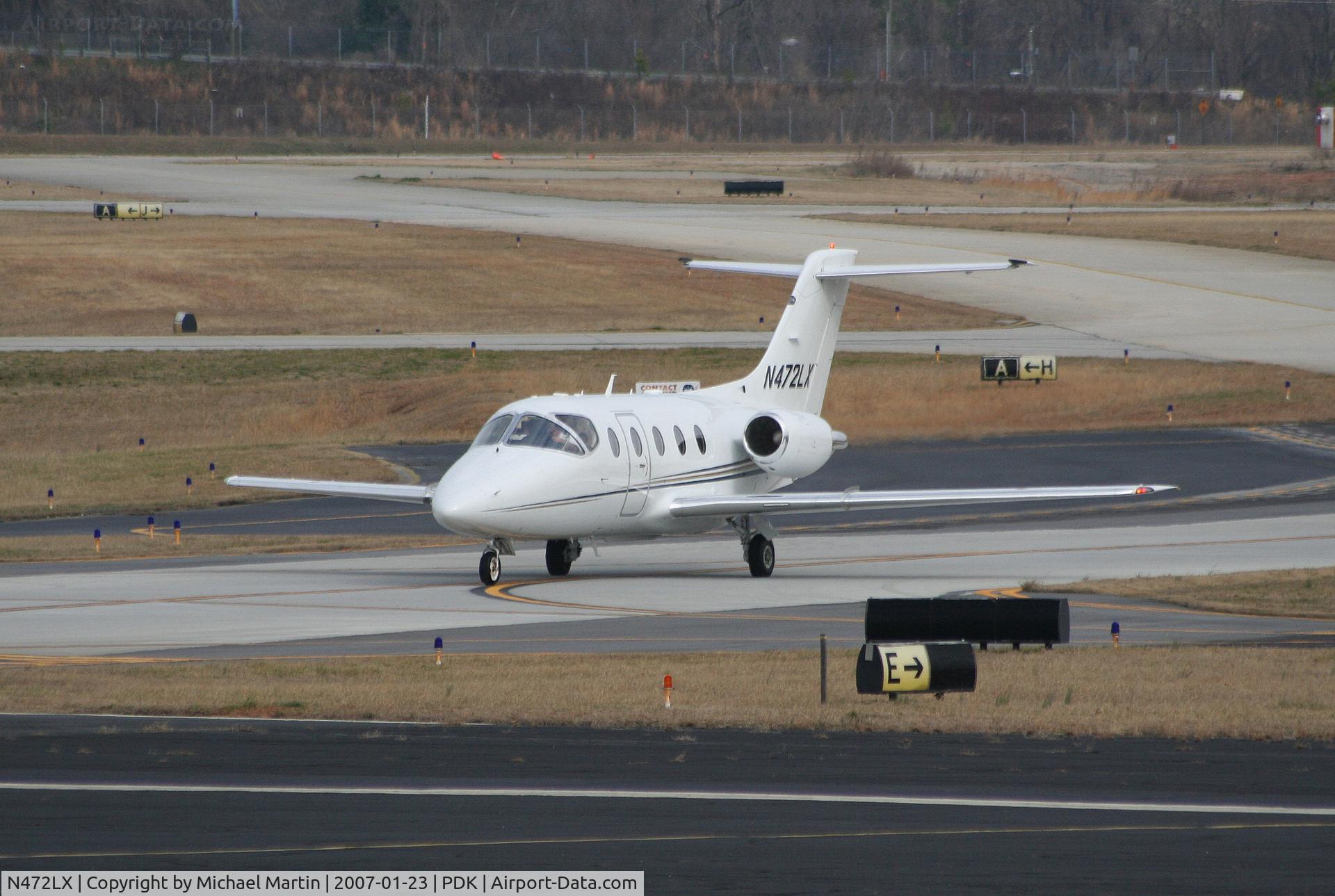 N472LX, Raytheon Aircraft Company 400A C/N RK-481, Taxing to Mercury Air Center