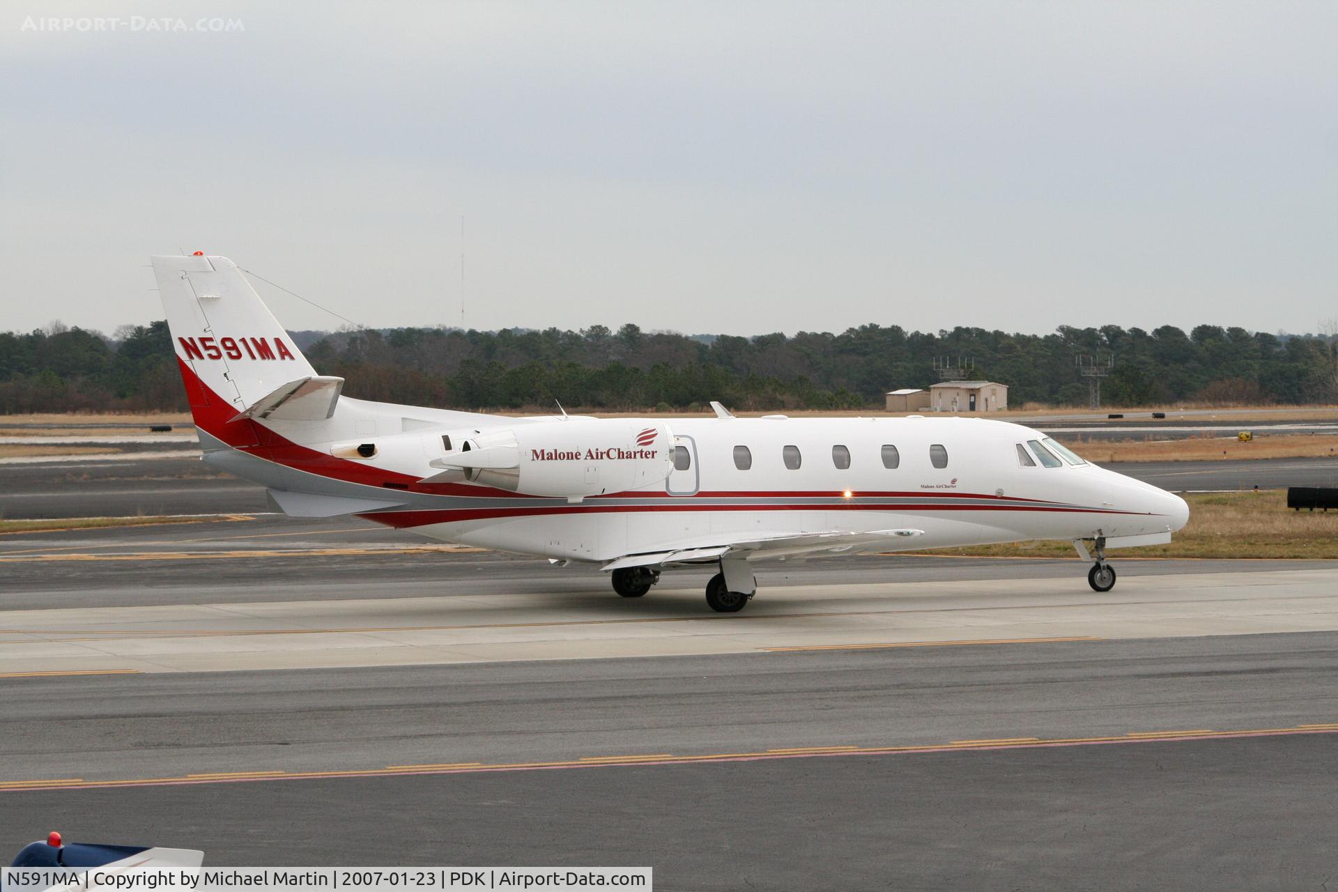 N591MA, 2001 Cessna 560XL C/N 560-5163, Taxing to Runway 2R