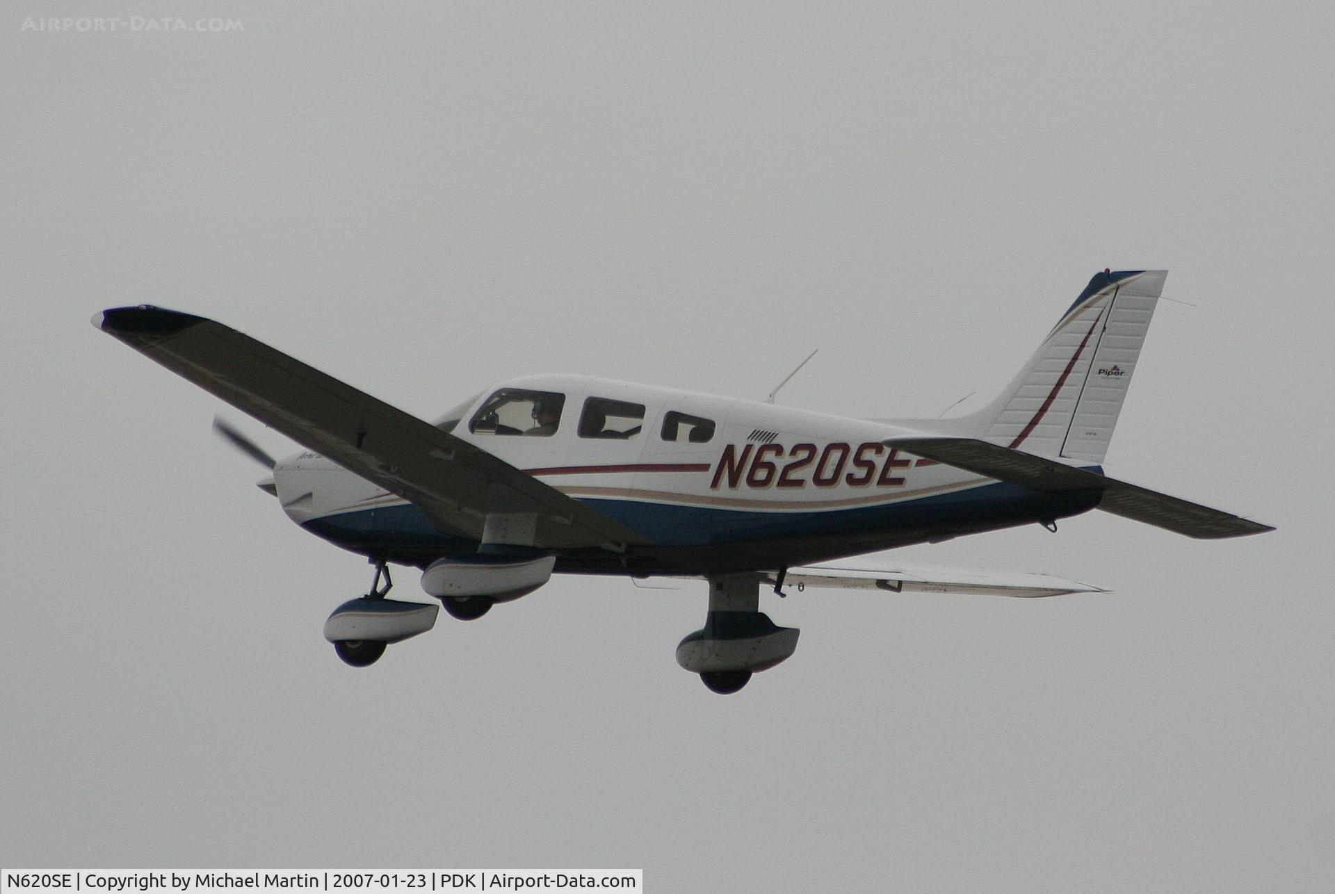 N620SE, 2005 Piper PA-28-181 C/N 2843620, Taxing to Runway 2L
