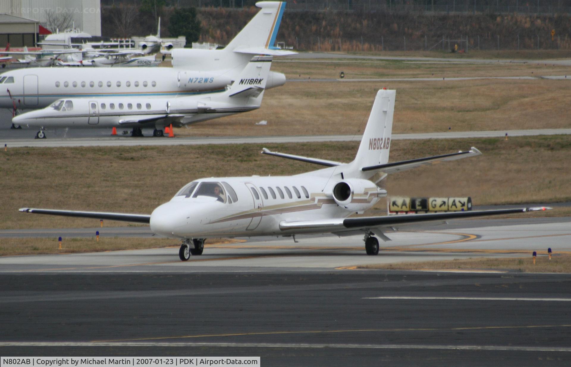 N802AB, 1993 Cessna 560 Citation V C/N 560-0217, Taxing to Epps Air Service