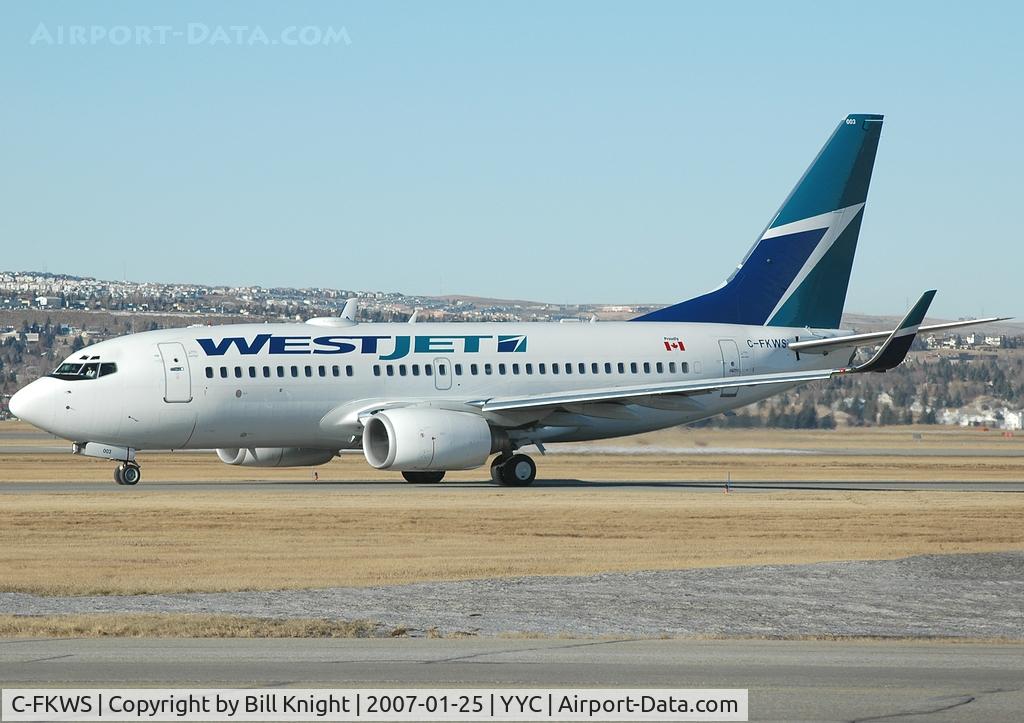 C-FKWS, 2001 Boeing 737-76N C/N 30134, in line for 34