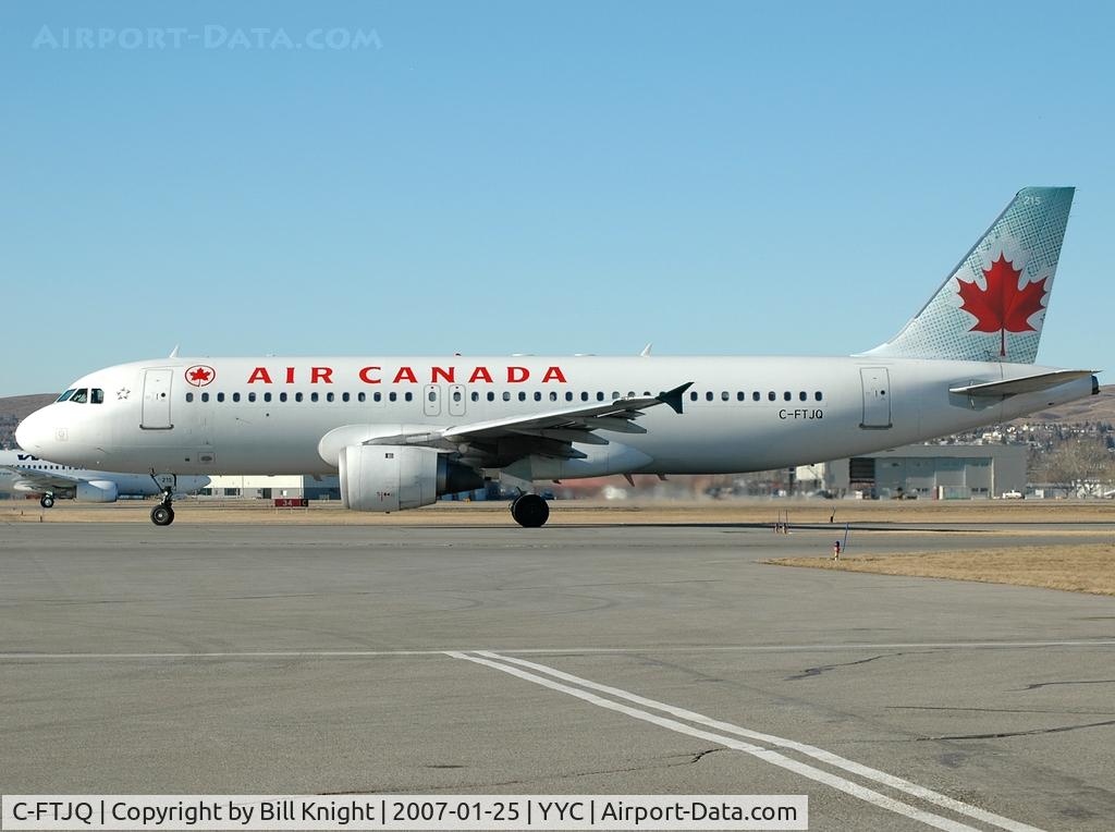 C-FTJQ, 1991 Airbus A320-211 C/N 242, holding 34