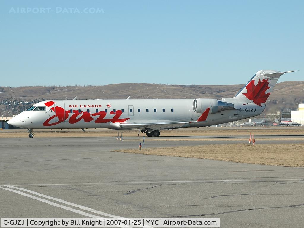 C-GJZJ, 2001 Bombardier CRJ-200ER (CL-600-2B19) C/N 7553, 34 again