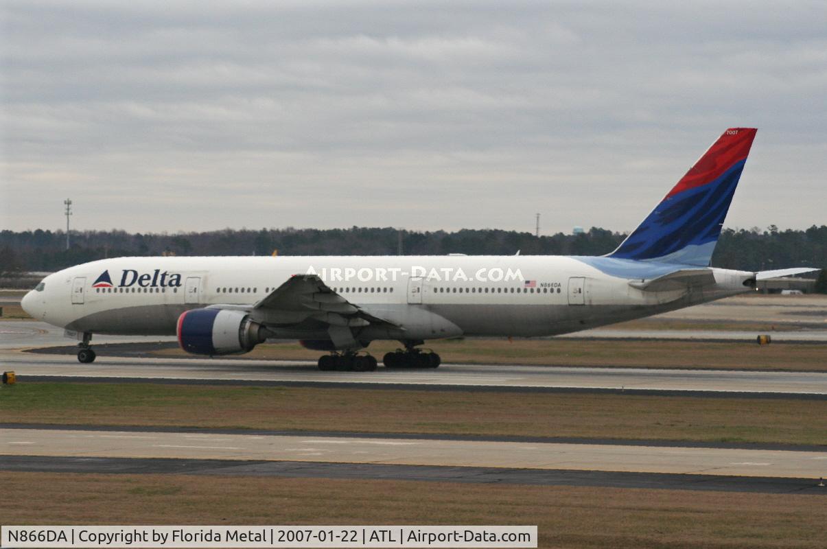 N866DA, 1999 Boeing 777-232ER C/N 29738, Delta 777