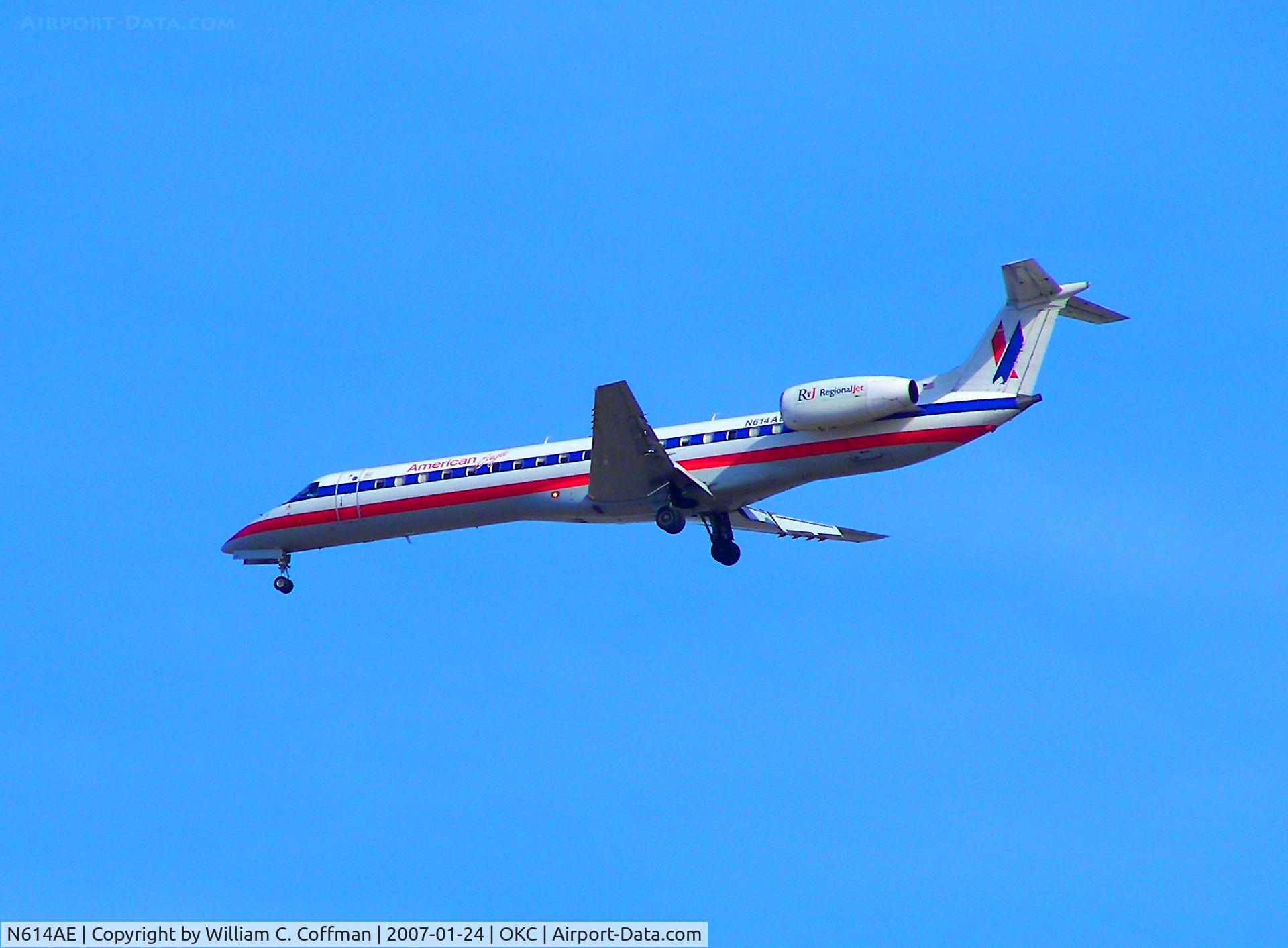 N614AE, 1998 Embraer ERJ-145LR (EMB-145LR) C/N 145086, Landing at Will Rogers
