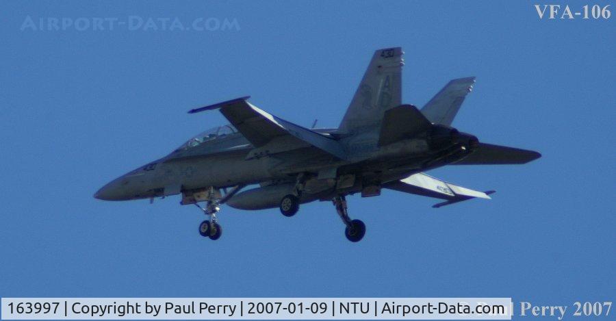 163997, 1989 McDonnell Douglas F/A-18D Hornet C/N 0879, Dirty slow pass lining up for the downwind break