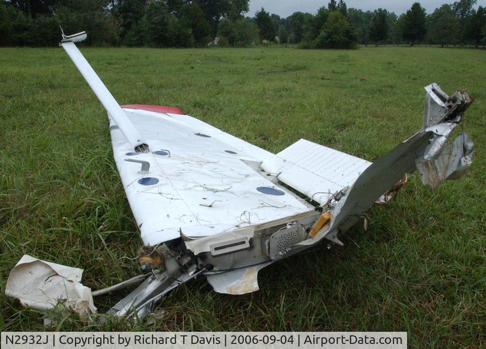N2932J, 1966 Cessna 150G C/N 15065732, 1966 Cessna 150G . One of two wings that was sheared off the plane as it went into a dive.The plane crashed about 1/2 mile from where the wings fell in a horse pasture.