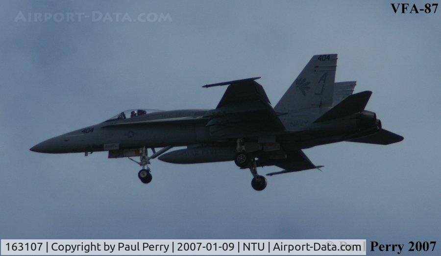 163107, McDonnell Douglas F/A-18A Hornet C/N 0497/A411, Getting in some Field Carrier Landing Practice