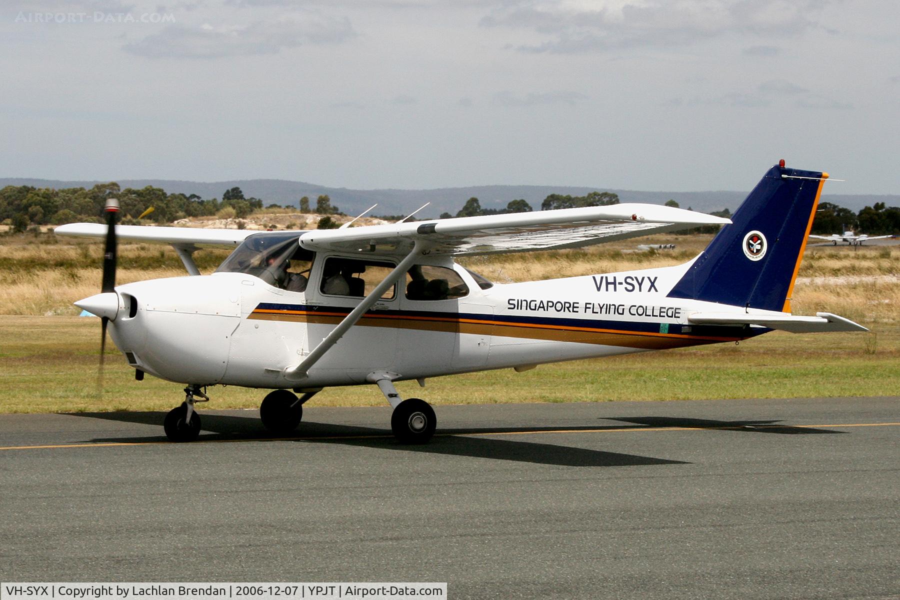 VH-SYX, Cessna 172R C/N 17280337, Cessna 172R