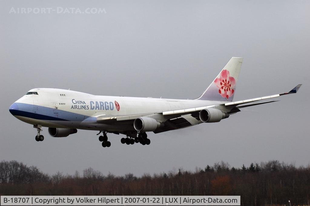 B-18707, 2001 Boeing 747-409F/SCD C/N 30764, 747-409FSCD