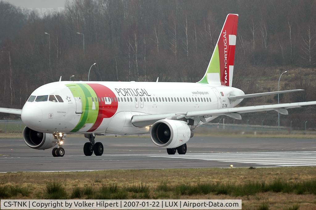 CS-TNK, 2000 Airbus A320-214 C/N 1206, A320-214