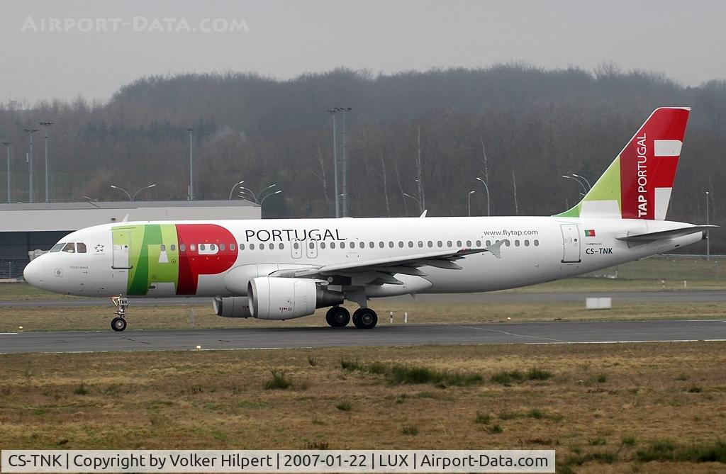 CS-TNK, 2000 Airbus A320-214 C/N 1206, A320-214