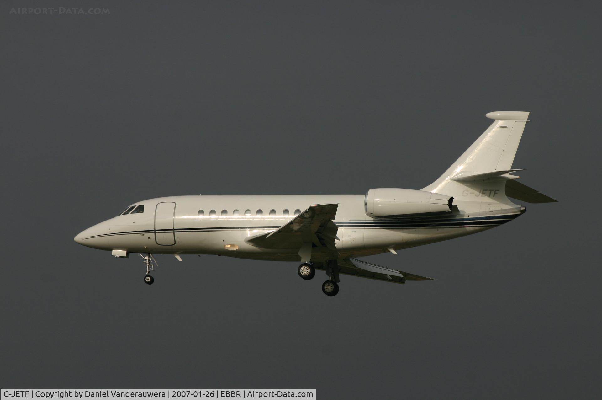 G-JETF, 2006 Dassault Falcon 2000EX C/N 078, descending to rwy 25L