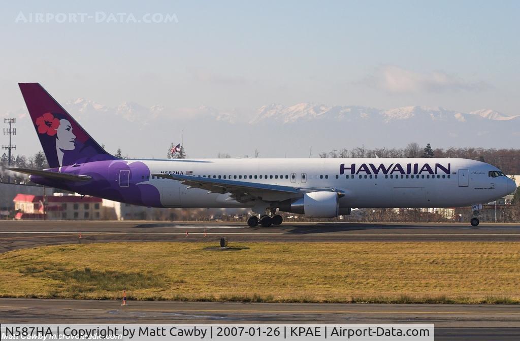 N587HA, 2002 Boeing 767-33A C/N 33421, Departing Paine Field for Grant County Airport